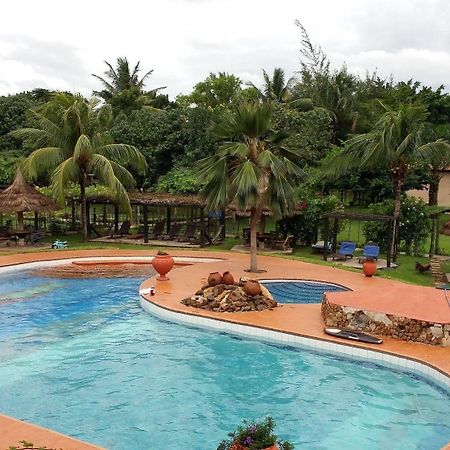 Afrikiko River Front Resort Akosombo Bagian luar foto