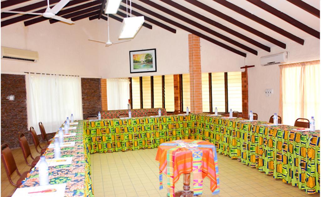 Afrikiko River Front Resort Akosombo Bagian luar foto
