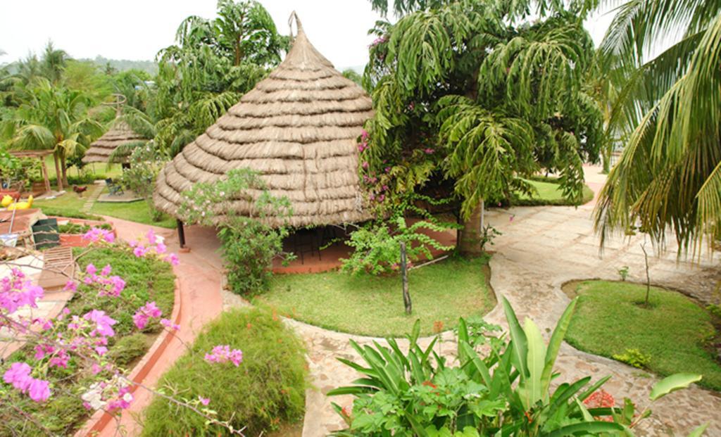 Afrikiko River Front Resort Akosombo Bagian luar foto