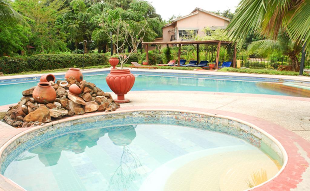 Afrikiko River Front Resort Akosombo Bagian luar foto