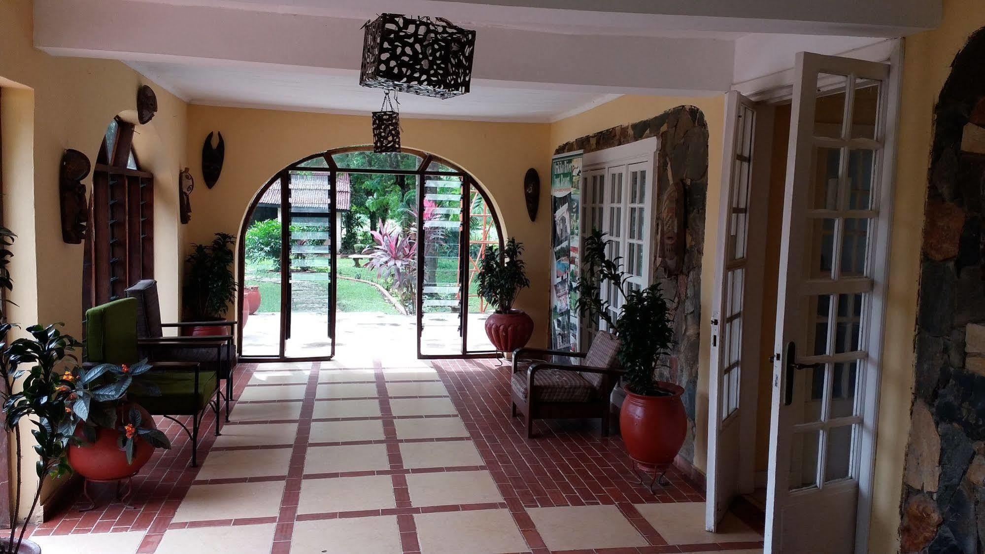 Afrikiko River Front Resort Akosombo Bagian luar foto
