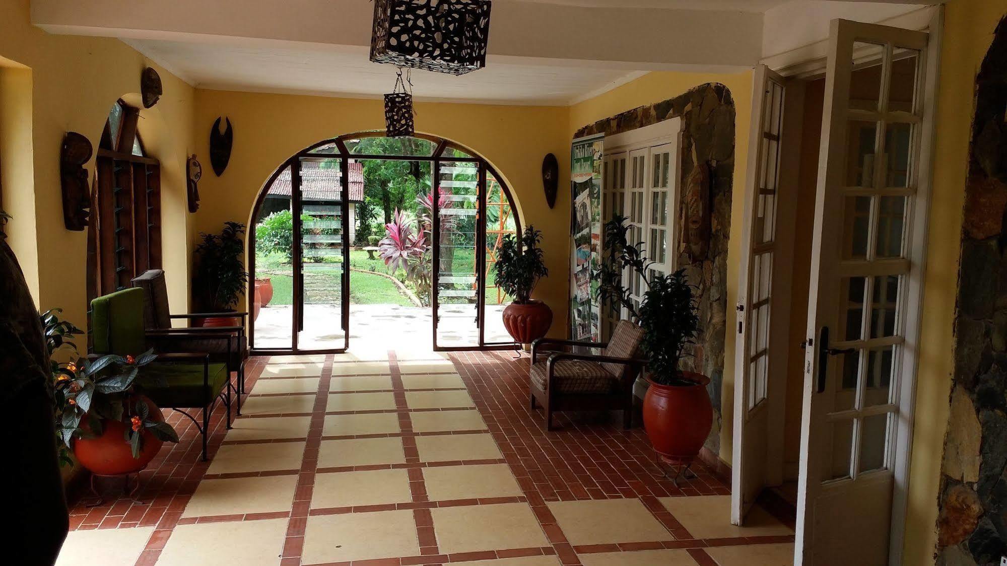 Afrikiko River Front Resort Akosombo Bagian luar foto
