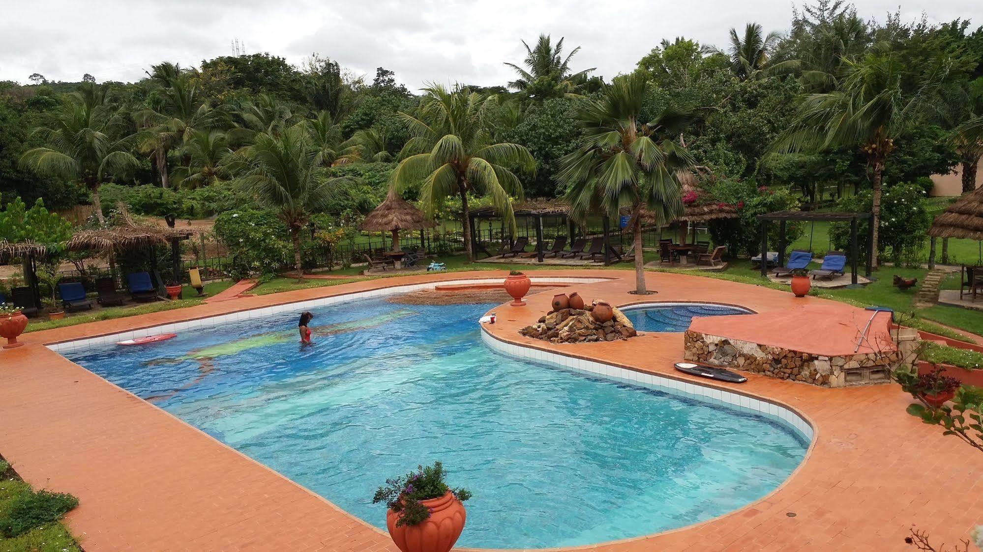 Afrikiko River Front Resort Akosombo Bagian luar foto