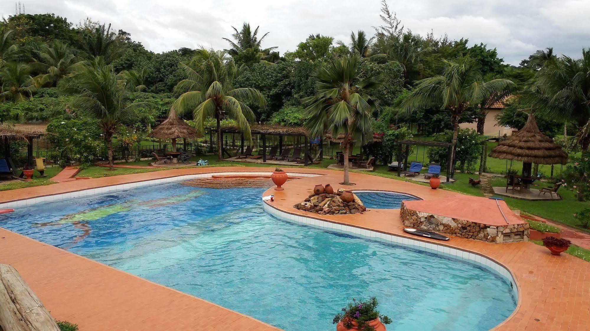 Afrikiko River Front Resort Akosombo Bagian luar foto