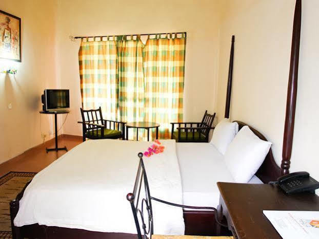 Afrikiko River Front Resort Akosombo Bagian luar foto
